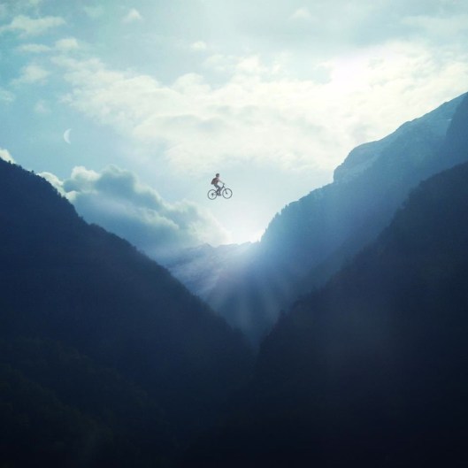 Uusi, uljas maailma odottaa. Kuva Vincent Bourlinhon http://www.mymodernmet.com/profiles/blogs/vincent-bourilhon-surreal-photography